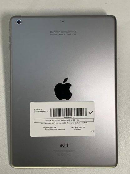 image of Apple iPad Air 1st Gen 16GB Wi Fi 97 in Space Gray 374940414493 4