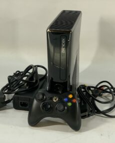 Microsoft Xbox 360 S Model:1439 - 250GB HDD Glossy Black