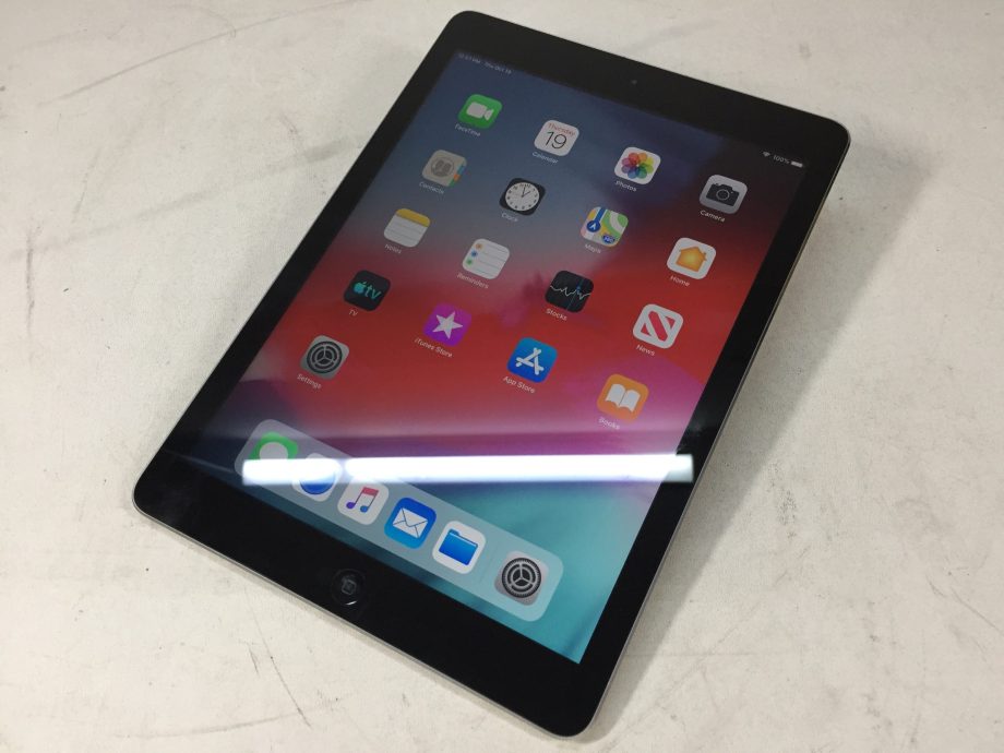 Apple iPad Air 1st Gen - Wifi Only - Model: MD785LL/B - 9.7in - Space Gray