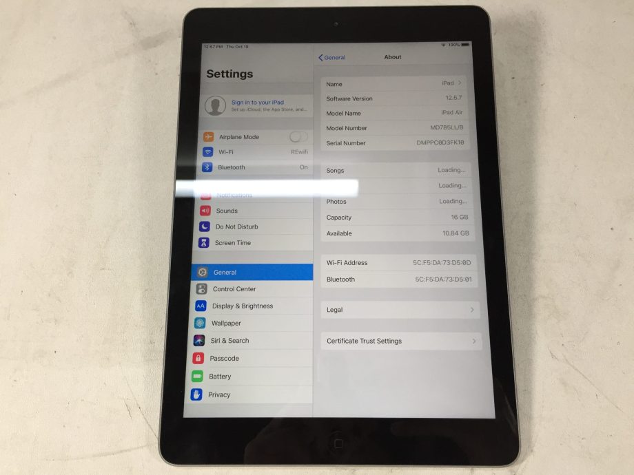 Apple iPad Air 1st Gen - Wifi Only - Model: MD785LL/B - 9.7in - Space Gray