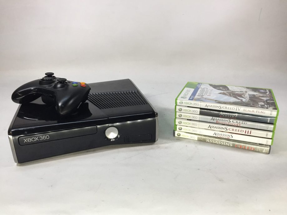 Xbox 360 S Console /w Controller and Power Adapter - Assassin's Creed Bundle