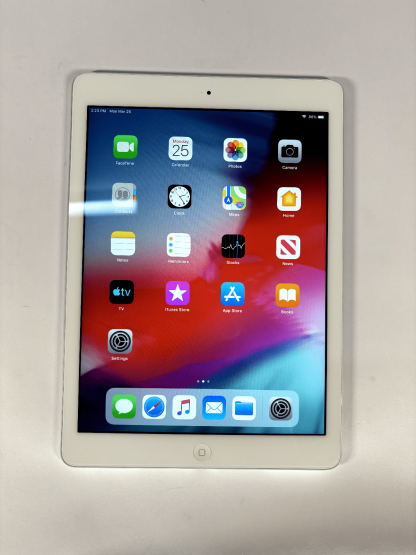 image of Apple iPad Air 1st Gen 32GB Wi Fi 97in Silver Used Good 355577386396 1