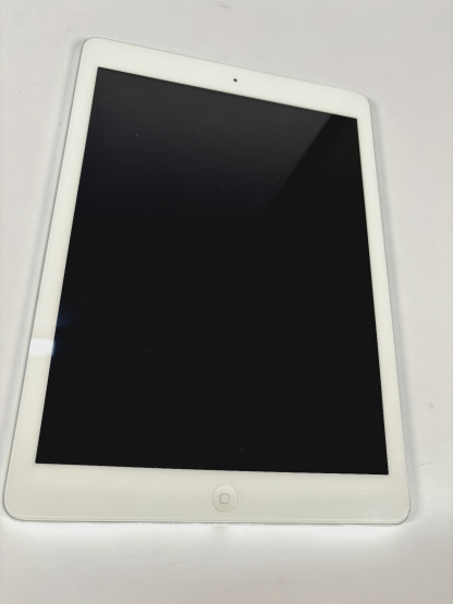 image of Apple iPad Air 1st Gen 32GB Wi Fi 97in Silver Used Good 355577386396 2