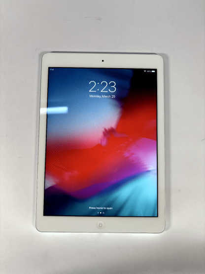 image of Apple iPad Air 1st Gen 32GB Wi Fi 97in Silver Used Good 355577386396 3