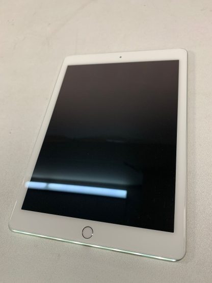 image of Apple iPad Pro 1st Gen 128GB Wi Fi 97 in Silver Used Good 375231000502 6