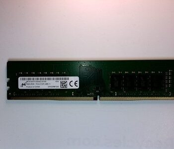 Micron 8GB DDR4-PC4-17000 (DDR4-2133) Non-ECC UDIMM RAM MTA16ATF1G64AZ-2G1B1