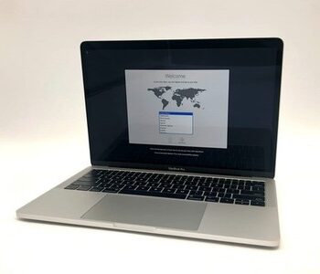 Apple MacBook Pro (13-inch, 2017, Two Thunderbolt 3 ports) Intel Core i5-7360U 8 GB 128 GB