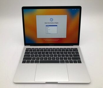 Apple MacBook Pro (13-inch, 2017, Two Thunderbolt 3 ports) Intel Core i5-7360U 8 GB 128 GB