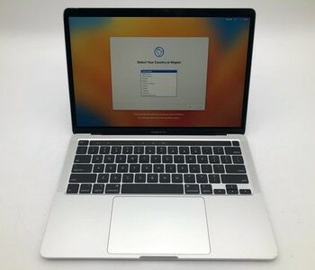 Apple | MacBook Pro 13" | 2020 | i5-8257U | 8GB | 256 GB SSD | 76% Battery