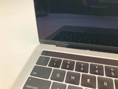 Apple | MacBook Pro 13" | 2019 | i5-8257U | 8GB | 128 GB SSD | 88% Battery 4 Apple | MacBook Pro 13" | 2019 | i5-8257U | 8GB | 128 GB SSD | 88% Battery