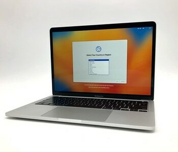 Apple | MacBook Pro 13" | 2020 | i5-8257U | 8GB | 2 TB SSD | 68% Battery