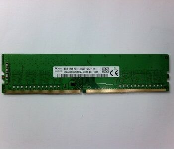 SK hynix 8GB DDR4-PC4-19200 (DDR4-2400) Non-ECC UDIMM RAM HMA81GU6CJR8N-UH