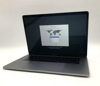 Apple | MacBook Pro 15" | 2017 | i7-7820HQ | 16GB | 512 GB SSD | 97% Battery