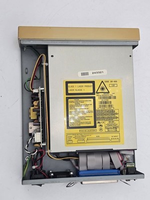 ClubMac CM104 Pioneer DR-466 12X SCSI CD-ROM Drive 7 ClubMac CM104 Pioneer DR-466 12X SCSI CD-ROM Drive