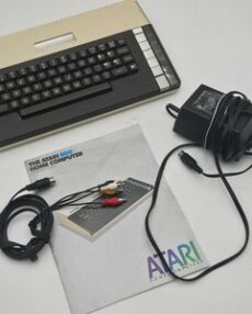 Atari 800XL 6502 64KB Vintage Home Computer
