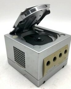 Nintendo | DS213628350 Console | Nintendo GameCube | NTSC-U/C (US/Canada) | Silv