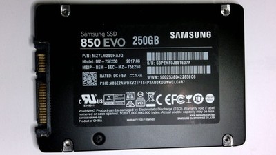 SAMSUNG | 850 EVO | 250GB SSD | SATA III | 2.5 1 SAMSUNG | 850 EVO | 250GB SSD | SATA III | 2.5