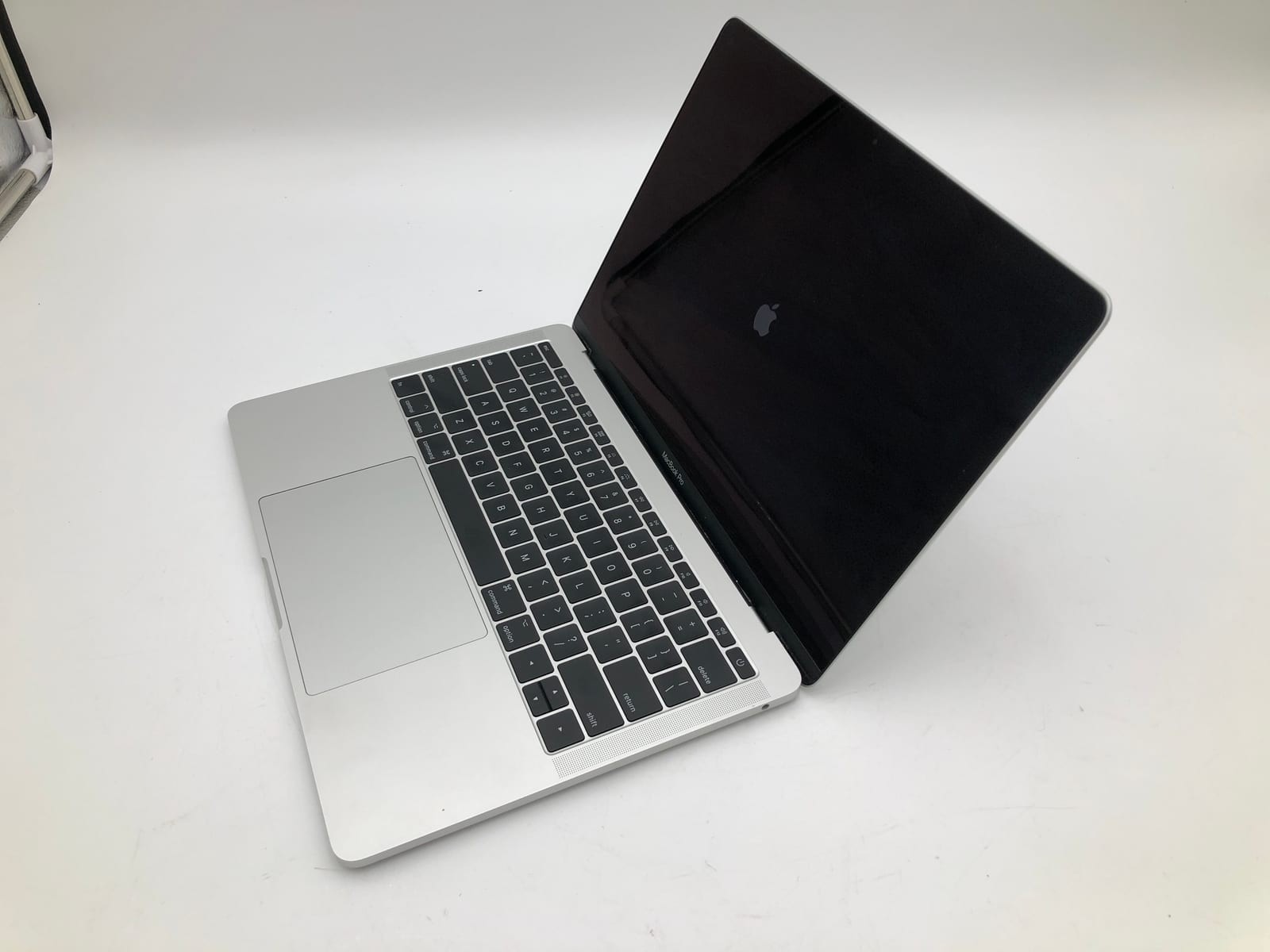 Apple | MacBook Pro | 2017 | Intel(R) Core(TM) i5-7360U CPU | 8GB | 128 GB SSD | 4 Apple | MacBook Pro | 2017 | Intel(R) Core(TM) i5-7360U CPU | 8GB | 128 GB SSD |