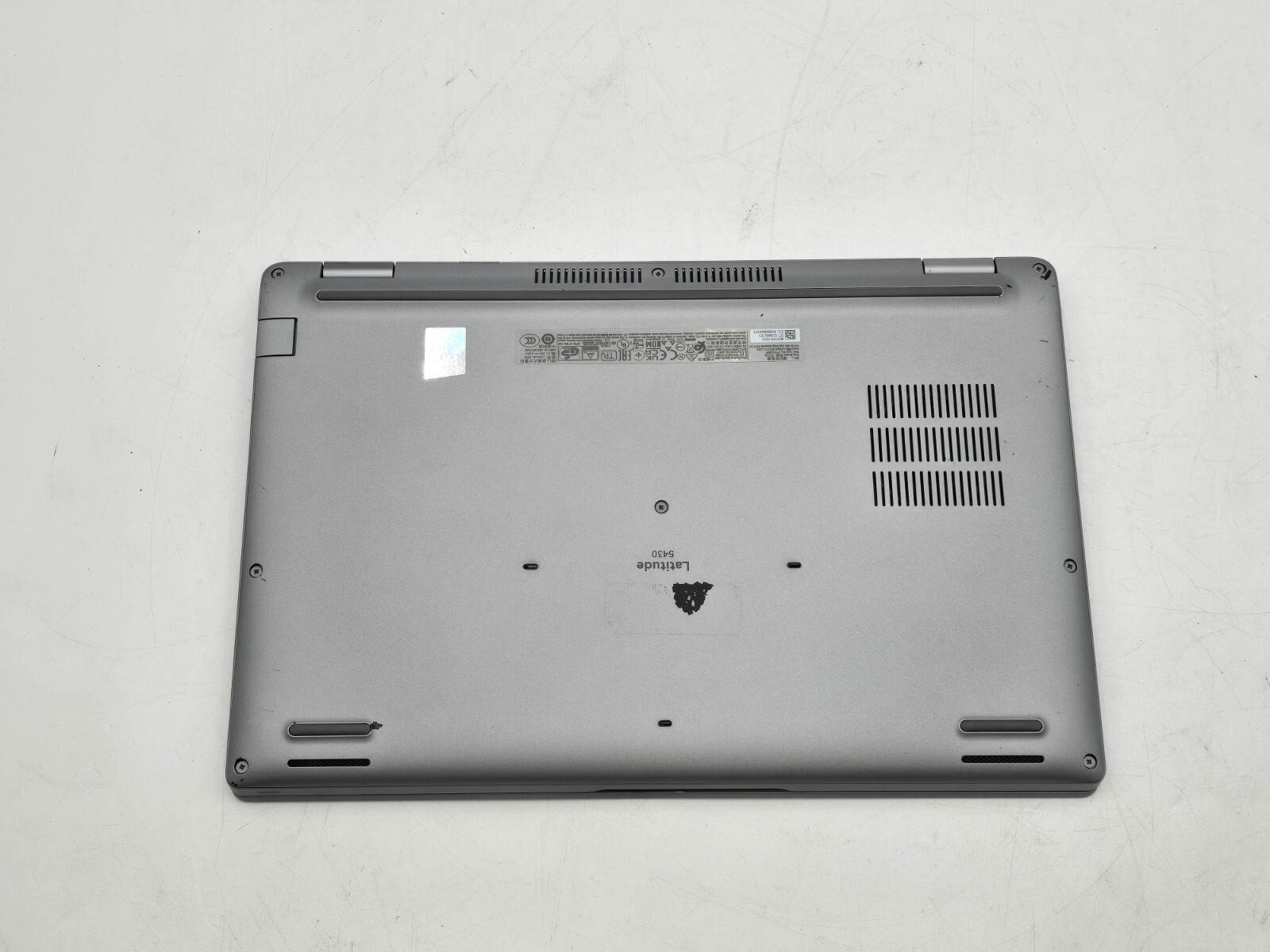 Dell Latitude 5430 - Intel Core i5-1235U / 16GB / 256GB SSD / Windows 11 Pro - 4 Dell Latitude 5430 - Intel Core i5-1235U / 16GB / 256GB SSD / Windows 11 Pro -