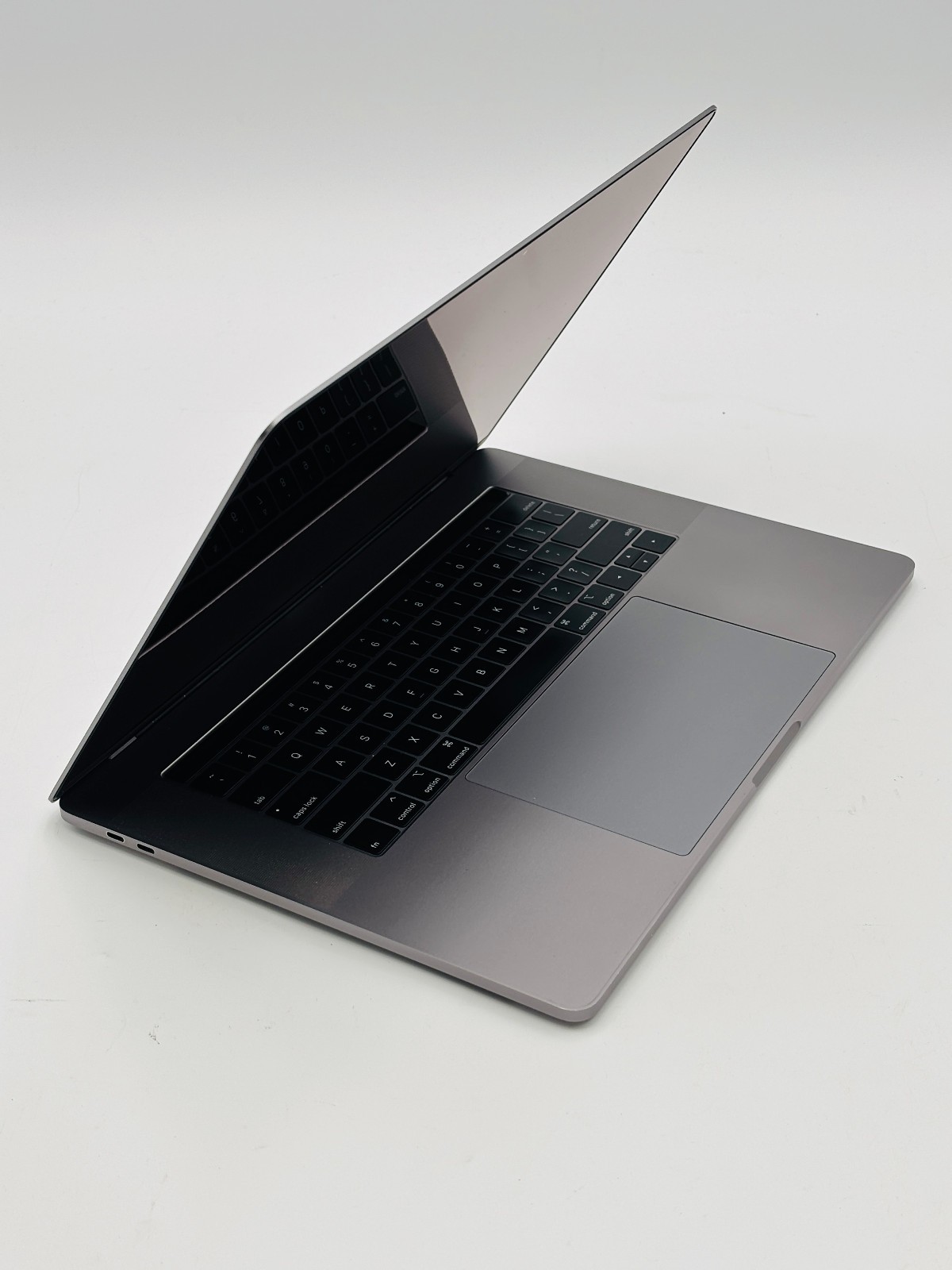 MacBook Pro 15 2019 - i7 9750H - 16GB RAM 512GB SSD- macOS
