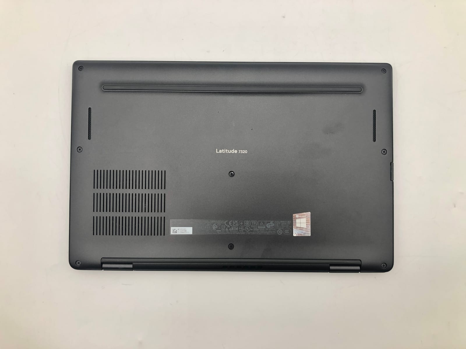 Dell | Latitude 7320 | i7-1165G7 | 16GB | 256GB NVMe | Win 11 Pro | No Battery 1 8 Dell | Latitude 7320 | i7-1165G7 | 16GB | 256GB NVMe | Win 11 Pro | No Battery 1