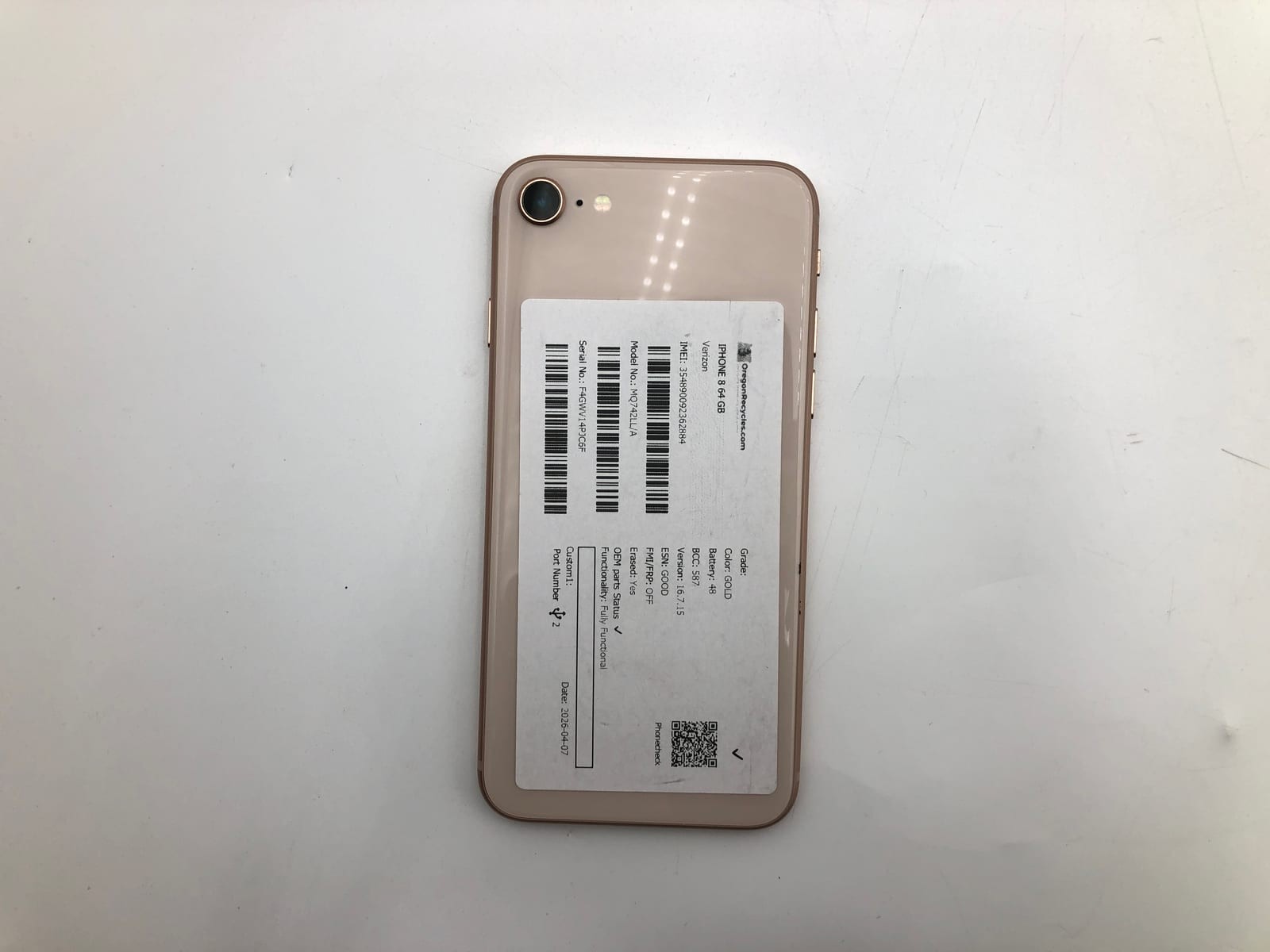 Apple iPhone 8 64GB Gold Verizon MQ742LL/A iOS Smartphone Tested 99% Battery 6 Apple iPhone 8 64GB Gold Verizon MQ742LL/A iOS Smartphone Tested 99% Battery