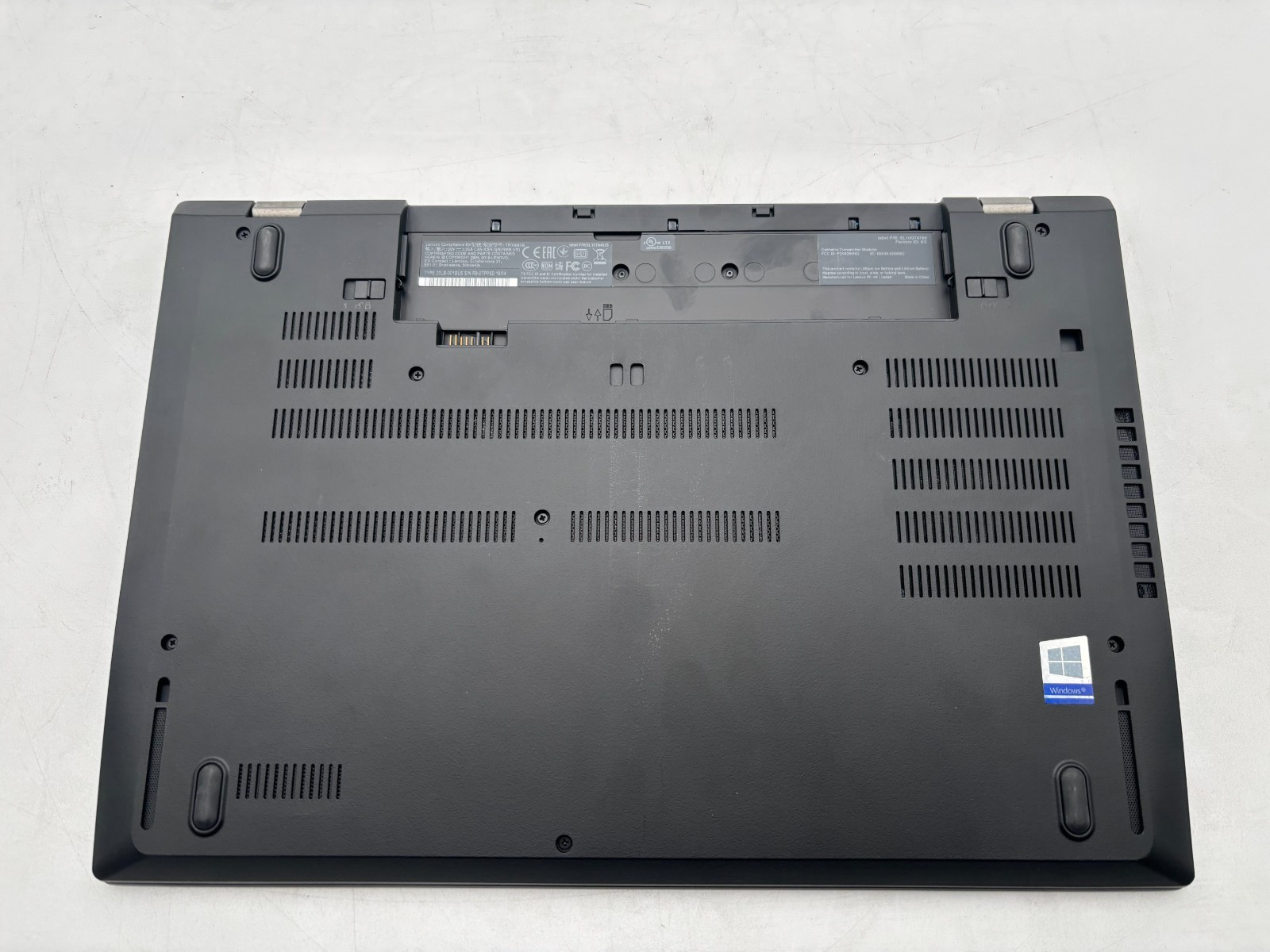 Lenovo ThinkPad P52s i7-8650U 32GB 512GB SSD P500 Win11 Pro 15.6" No Battery 5 Lenovo ThinkPad P52s i7-8650U 32GB 512GB SSD P500 Win11 Pro 15.6" No Battery