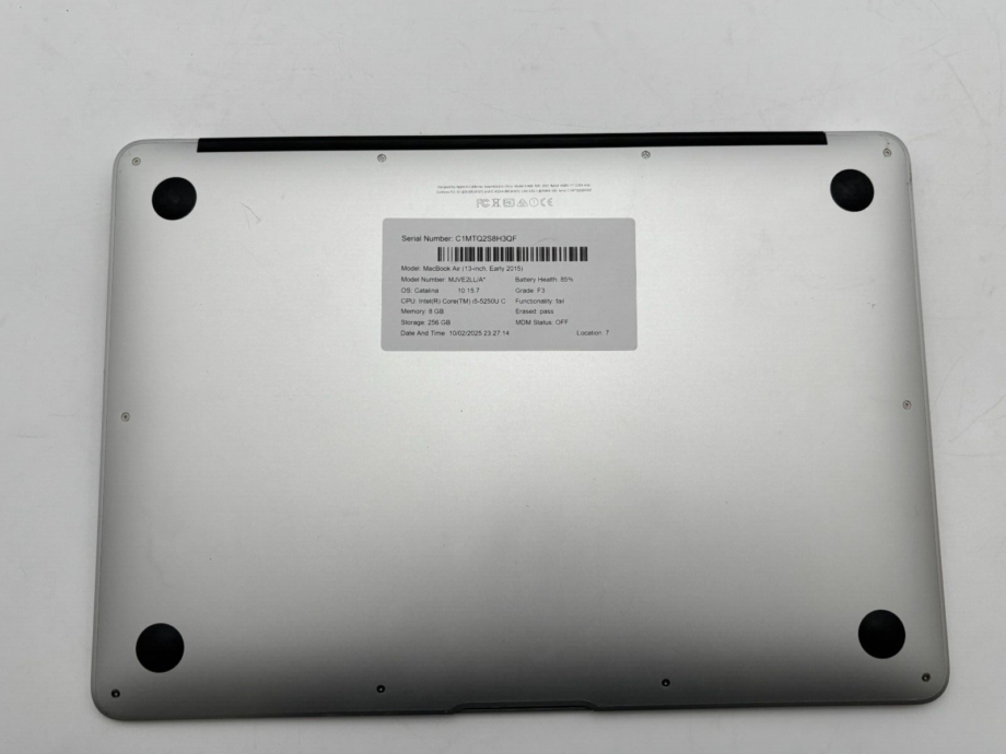 MacBook Air (13-inch,2015)  i5-5250U – 8GB RAM – 256GB SSD  SEE DESCRIPTION