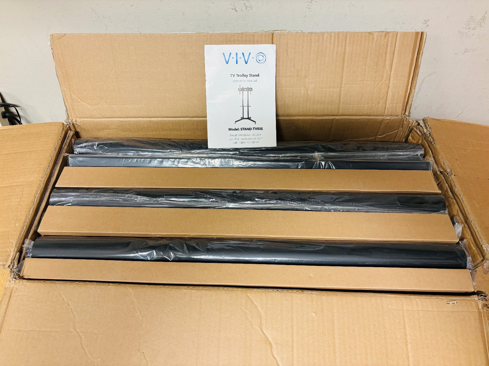 VIVO TV Stand Model STAND‑TV03E • Open Box 4 VIVO TV Stand Model STAND‑TV03E • Open Box