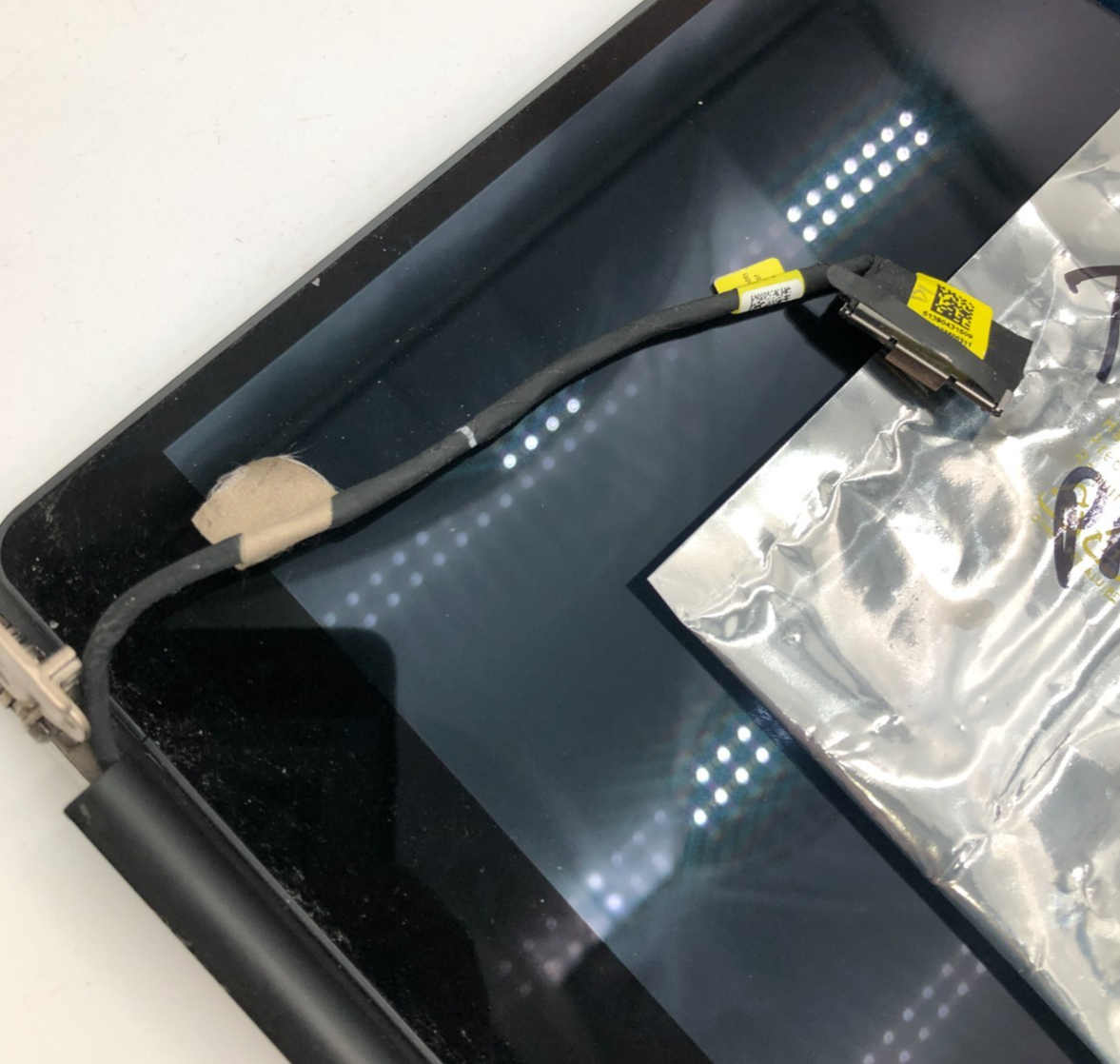 Dell Precision 5530 15.6″ (HXMYH) Complete Touchscreen Display Assembly w Screws 3 Dell Precision 5530 15.6″ (HXMYH) Complete Touchscreen Display Assembly w Screws