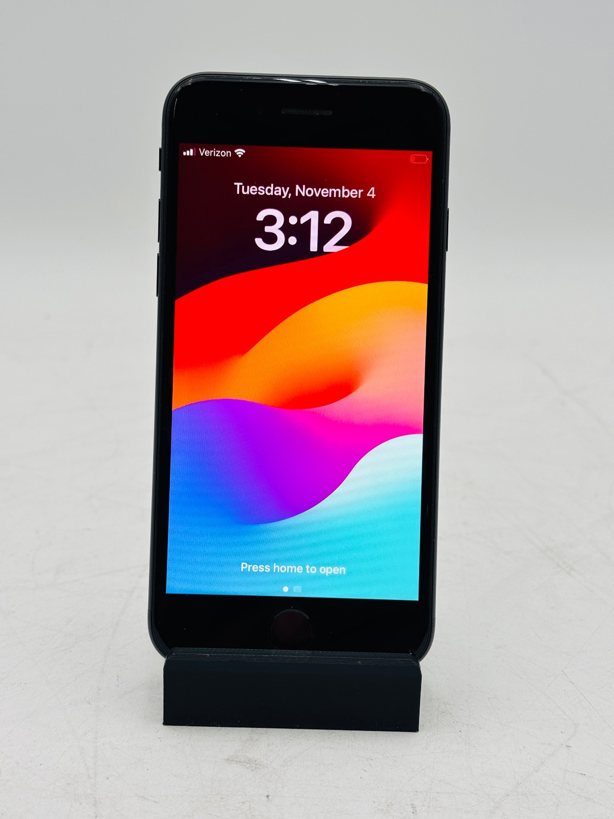 Apple iPhone SE (2020) - 64 GB - Black (Unlocked) 3 Apple iPhone SE (2020) - 64 GB - Black (Unlocked)