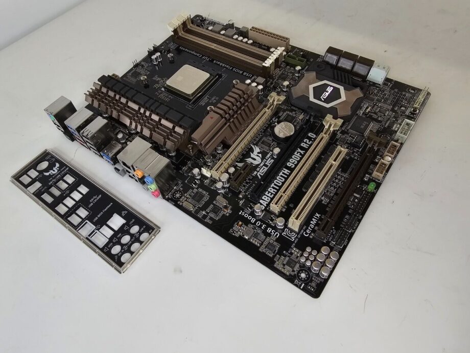 image of ASUS SABERTOOTH 990FXGEN3 R20 AM3 AMD Motherboard FX 8350 401 GHz 375606666412