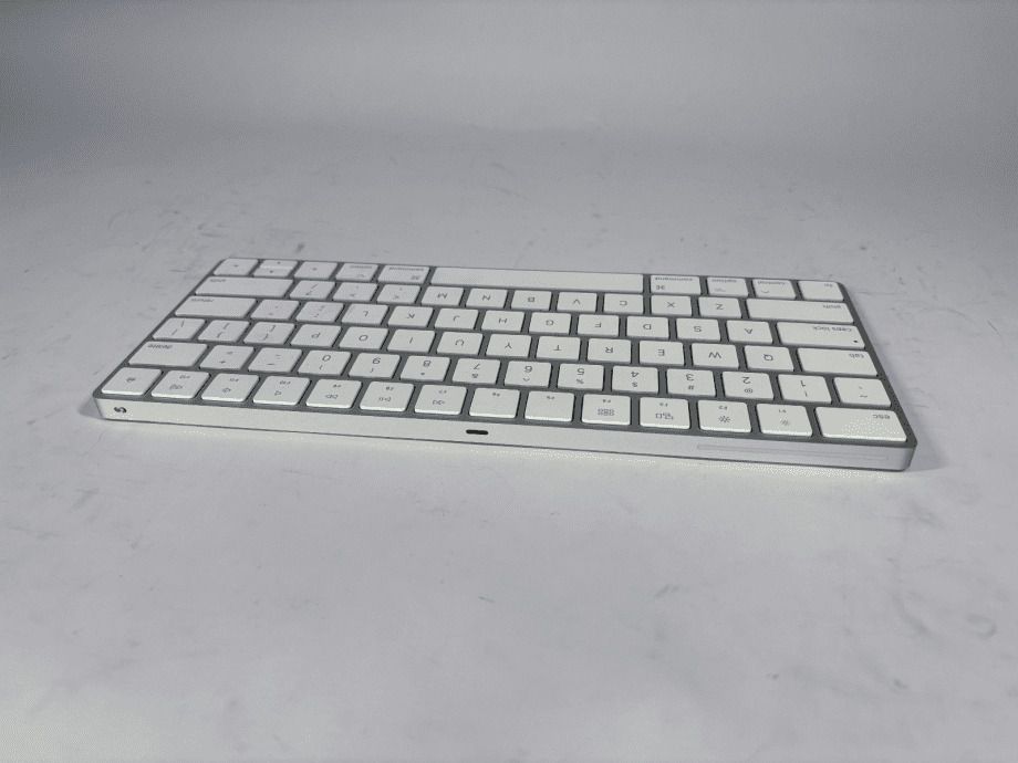 image of Apple Magic Keyboard 2 White Used Good 355638572582 2