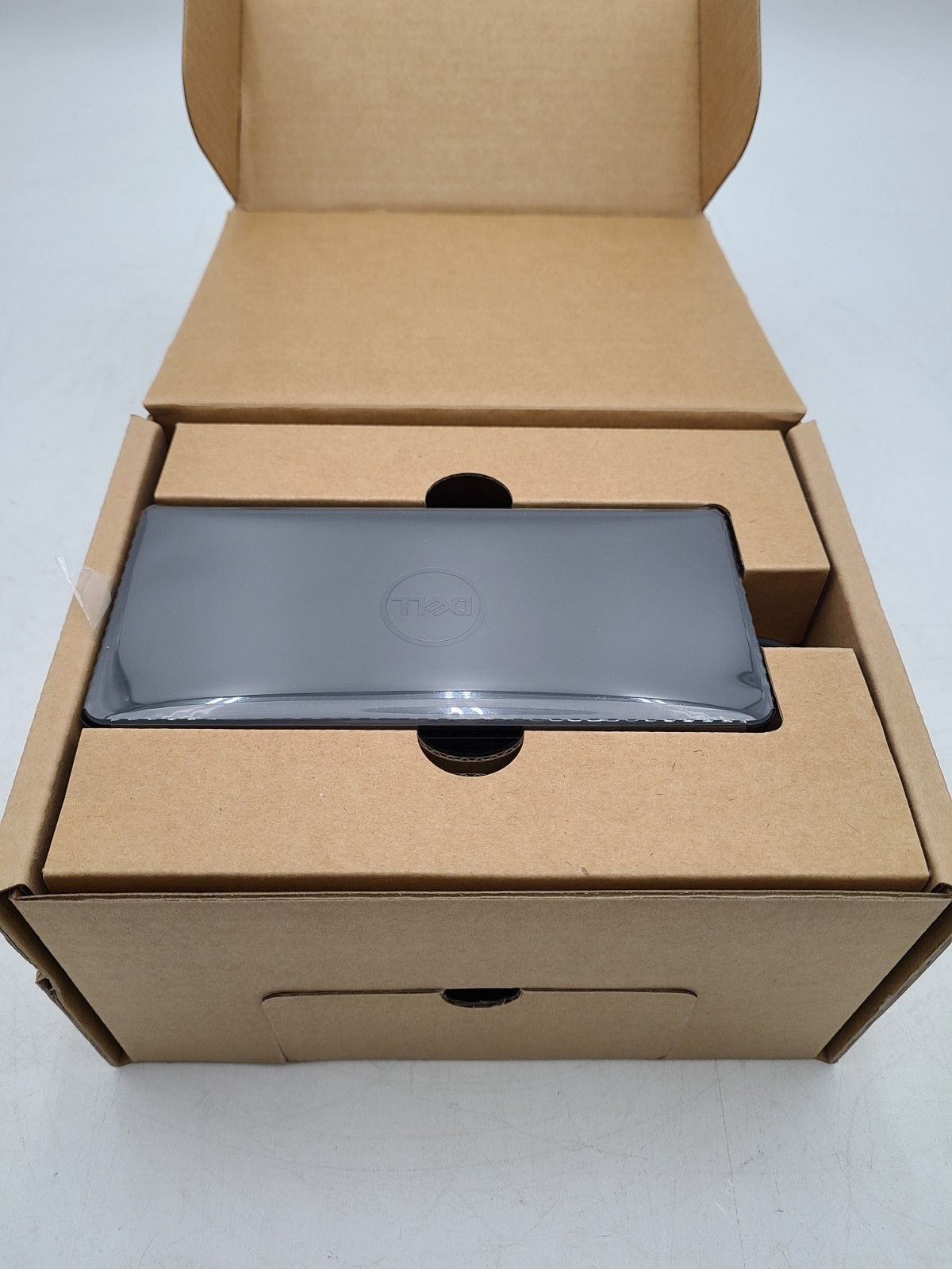 Dell D6000 Universal Dock USB-C 1 Dell D6000 Universal Dock USB-C