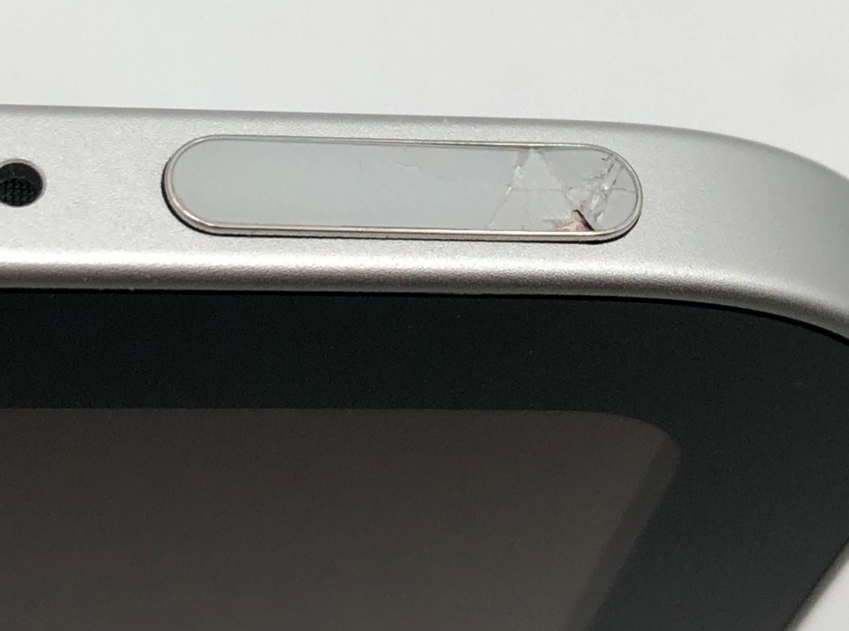 Apple iPad 10.9" 10th Gen 64GB Silver Wi‑Fi A2696 (Unlocked) – Battery 100% 4 Apple iPad 10.9" 10th Gen 64GB Silver Wi‑Fi A2696 (Unlocked) – Battery 100%