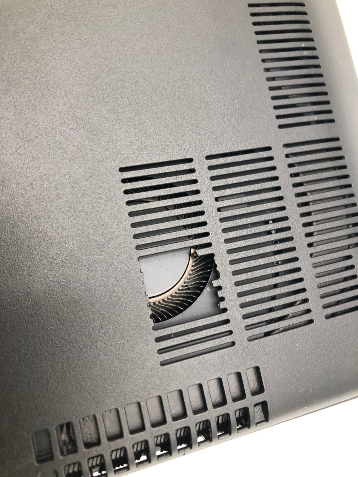 Dell Latitude 5401 i7-9850H 16GB 256GB NVMe SSD 13.9" FHD Win 11 Pro 5 Dell Latitude 5401 i7-9850H 16GB 256GB NVMe SSD 13.9" FHD Win 11 Pro