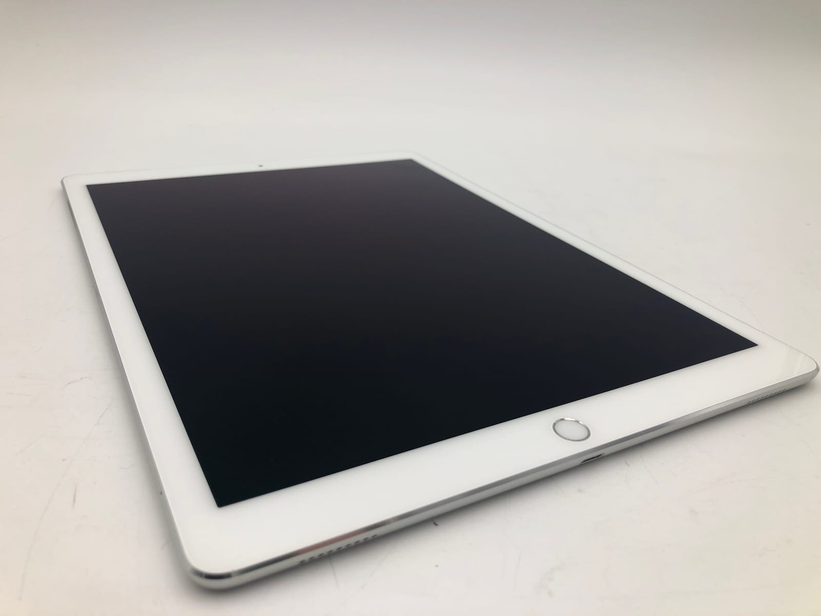 Apple iPad Pro 12.9 inch (1st Gen) 256GB Silver Unlocked ML3W2LL/A iOS Smartphon 5 Apple iPad Pro 12.9 inch (1st Gen) 256GB Silver Unlocked ML3W2LL/A iOS Smartphon