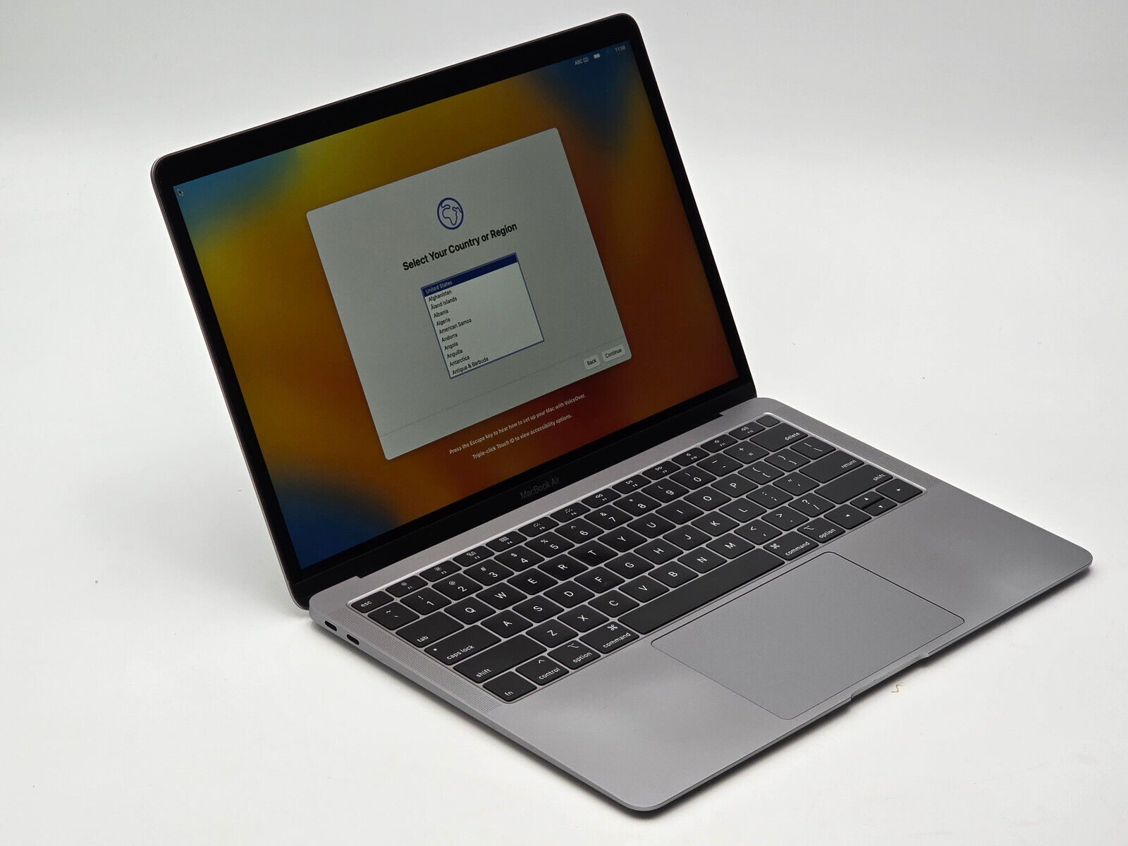 Apple - MacBook Air 2019- Intel Core i5-8210Y @ 1.6GHz - 8GB - 256 GB BH  85% - OregonRecycles.com