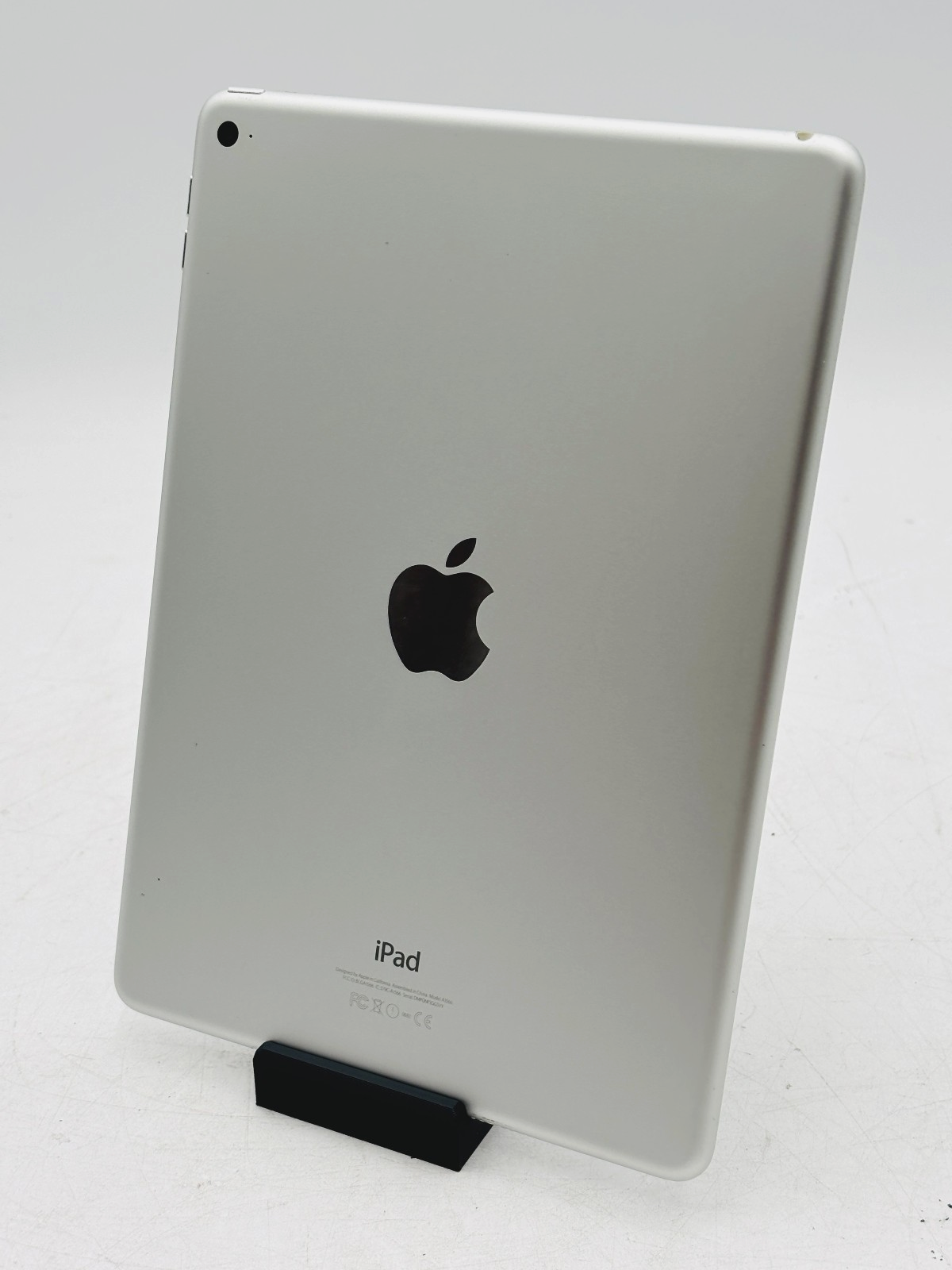 完動品iPad Air2(A1566)本体64GBシルバー送料込ZG5W0 Apple iPad Air 2 A1566 64 GB, Wi-Fi, 9.7 in - Silver