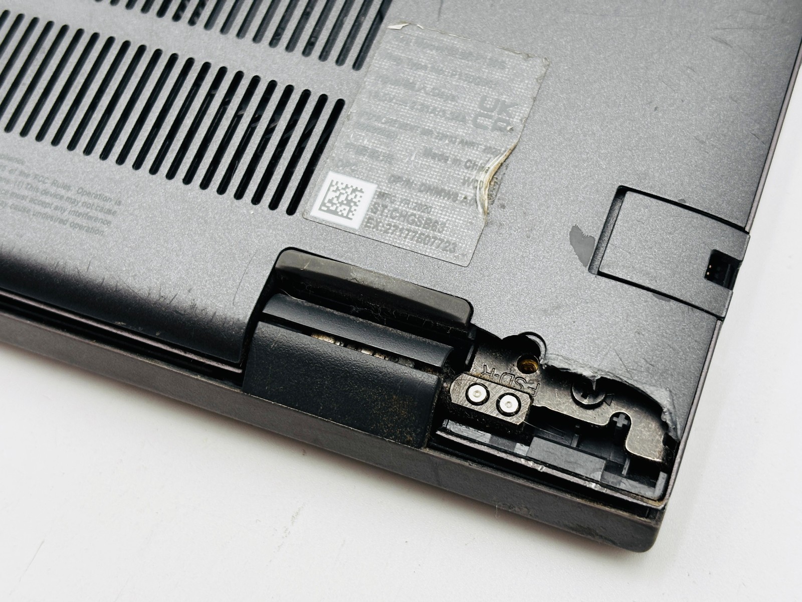 Dell Vostro 14 5401 - i5 1035G1 - 16GB 256GB SSD Windows11 Pro - No Battery 7 Dell Vostro 14 5401 - i5 1035G1 - 16GB 256GB SSD Windows11 Pro - No Battery