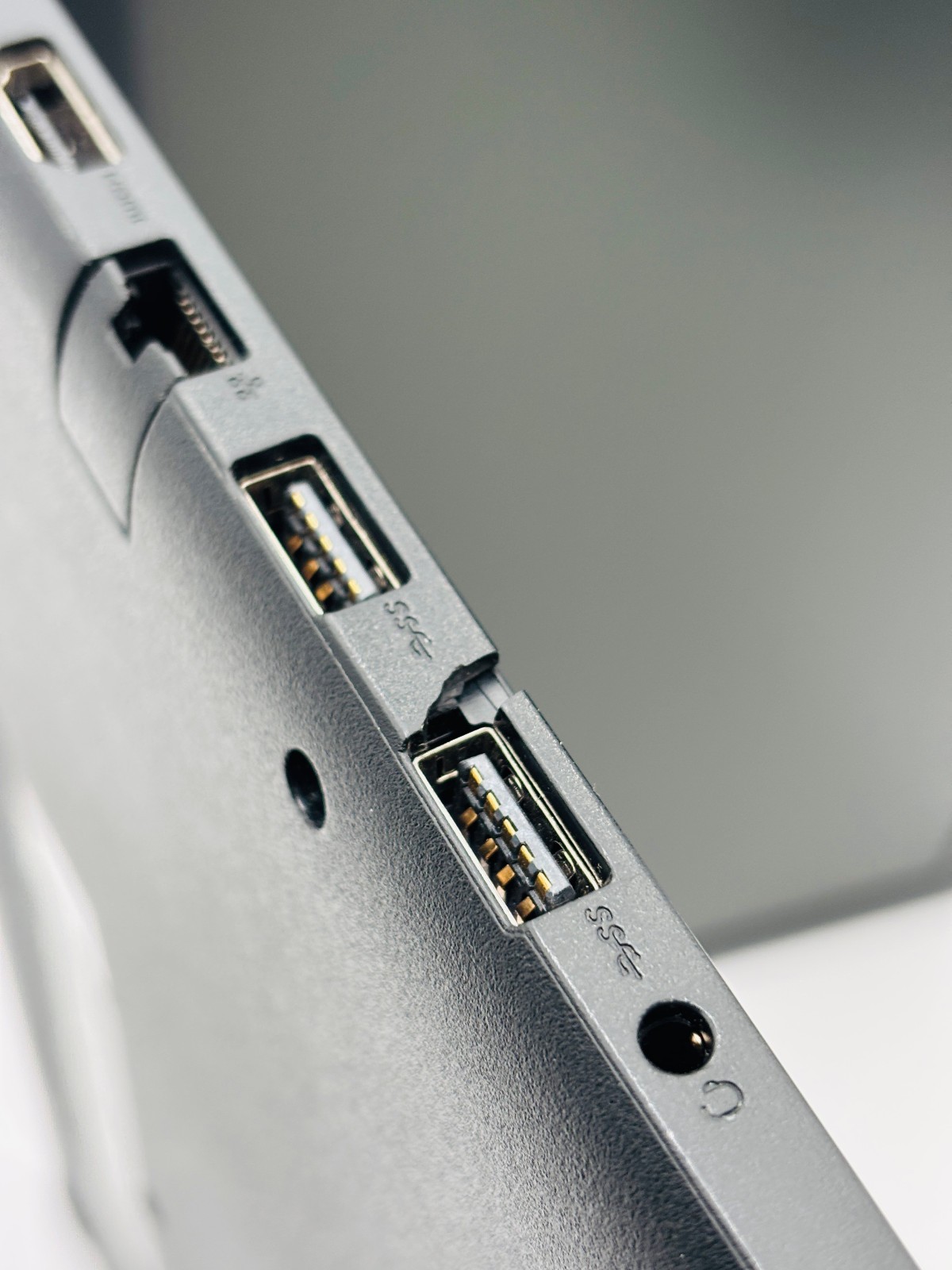 Dell Inspiron 3593 - i5 1035G1@ 1.00GHz - 16GB RAM NO OS/HDD - BareBones 4 Dell Inspiron 3593 - i5 1035G1@ 1.00GHz - 16GB RAM NO OS/HDD - BareBones