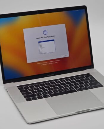 Apple | MacBook Pro (15-inch, 2017) | Intel(R) Core(TM) i7-7820HQ | 78% Battery