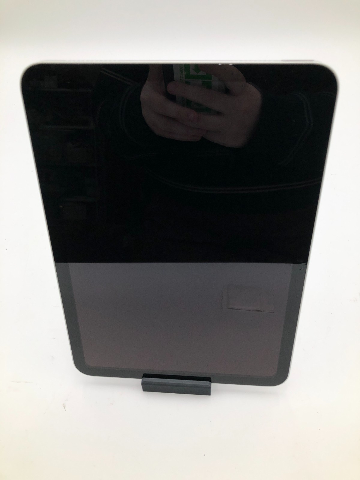 Apple iPad 10.9" 10th Gen 64GB Silver Wi‑Fi A2696 (Unlocked) – Battery 100% 3 Apple iPad 10.9" 10th Gen 64GB Silver Wi‑Fi A2696 (Unlocked) – Battery 100%