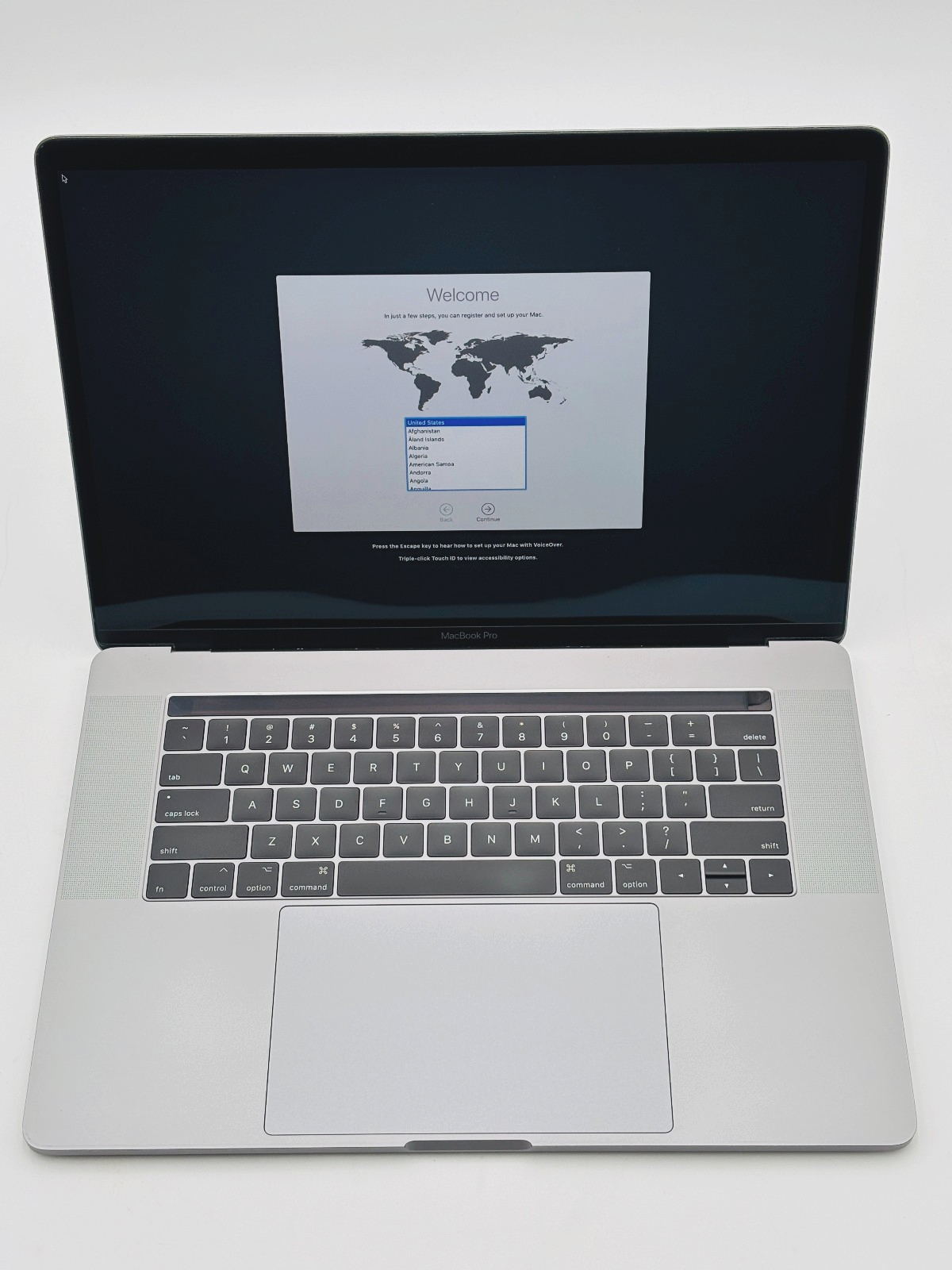 MacBook Pro 15 2017 - i7 7920HQ 16GB 512GB SSD macOS Catalina