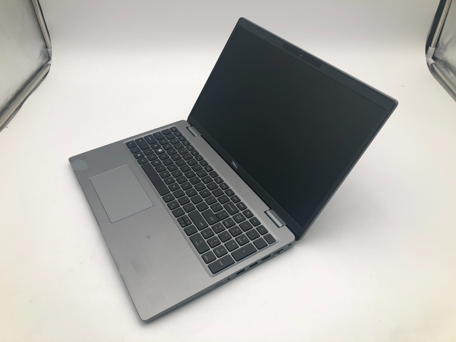 Dell Latitude 5520 i5-1145G7 16GB 256GB NVMe SSD 15.5" FHD Win 11 Pro No Battery 4 Dell Latitude 5520 i5-1145G7 16GB 256GB NVMe SSD 15.5" FHD Win 11 Pro No Battery