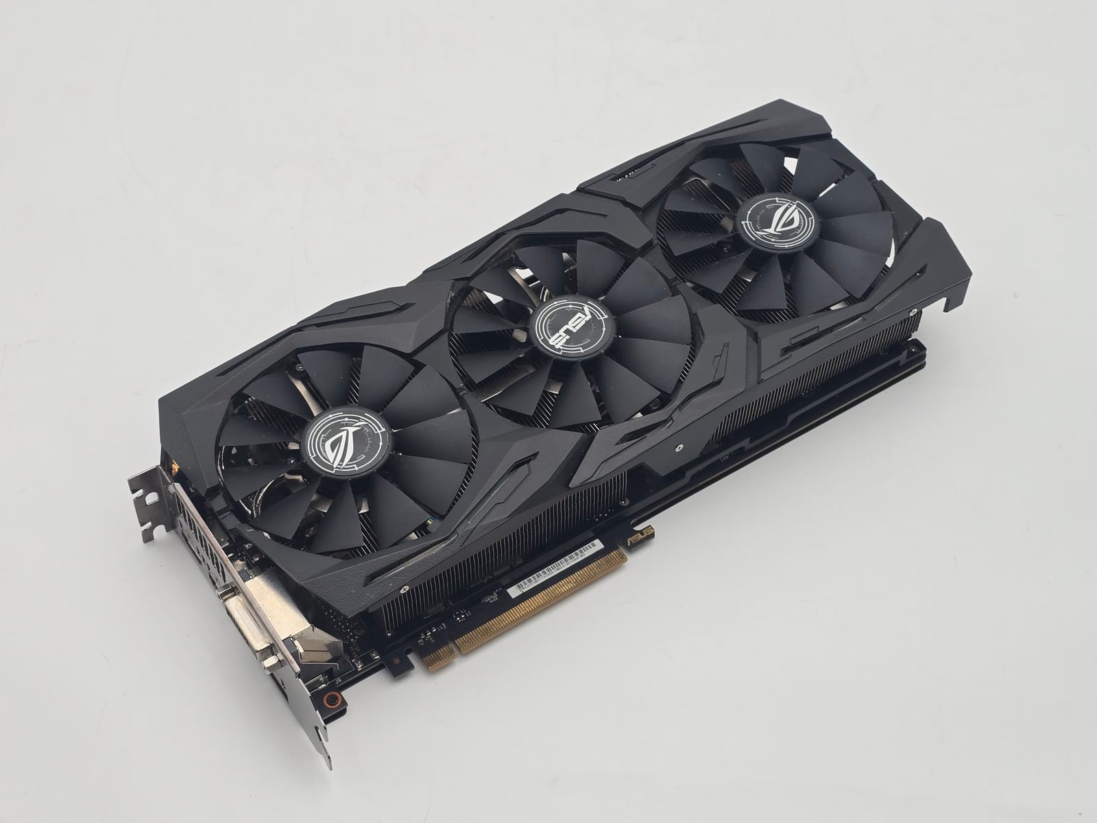 H9YVCM051429 Graphics Card H9YVCM051429 1 H9YVCM051429 Graphics Card H9YVCM051429