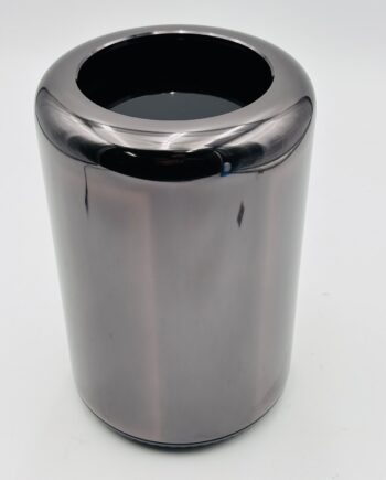 Mac Pro (Late 2013) | 6-Core Xeon E5 | 12GB RAM | 256GB SSD | macOS Catalina