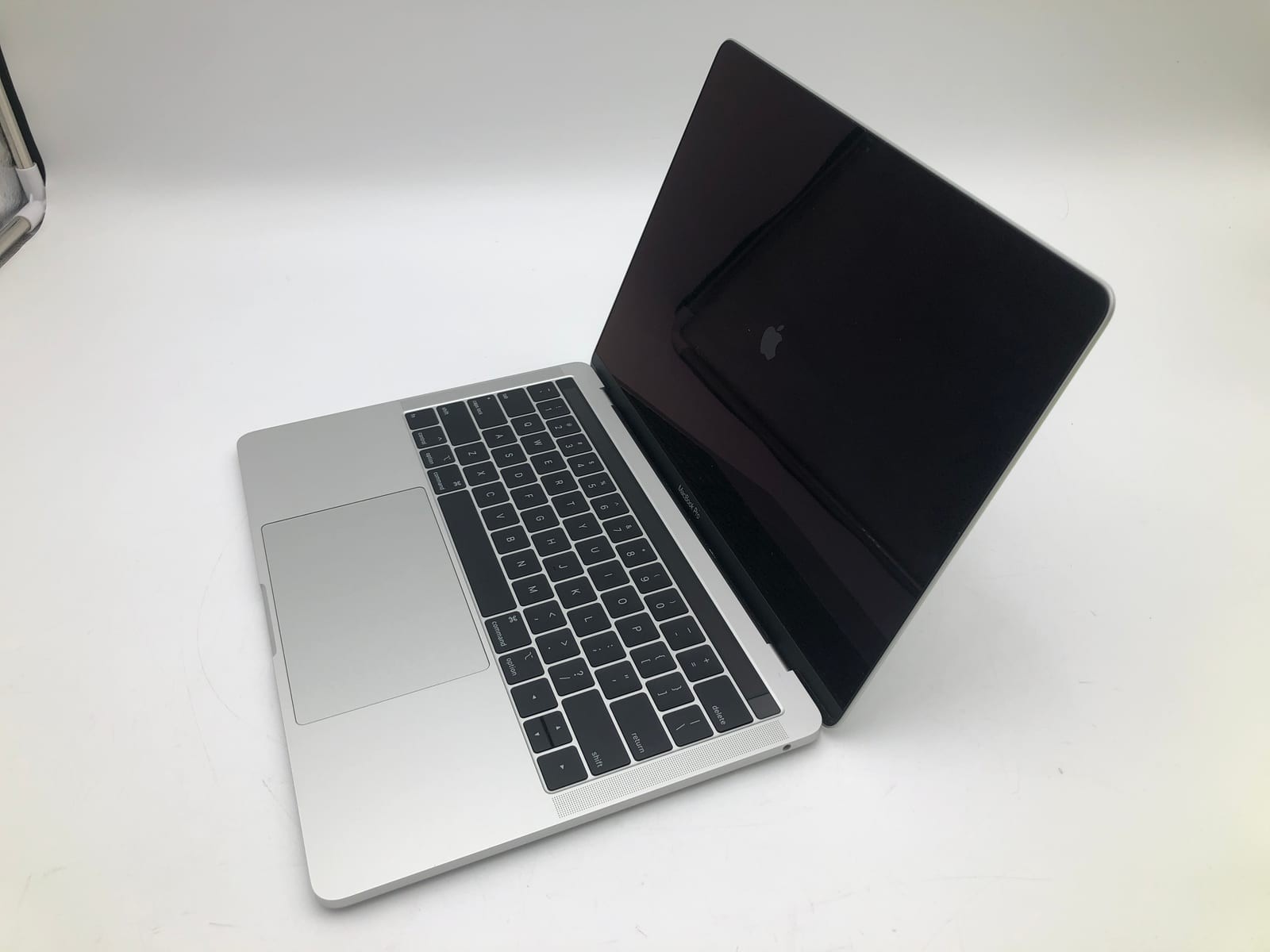 Apple | MacBook Pro | 2019 | Intel(R) Core(TM) i5-8257U CPU | 8GB | 128 GB SSD | 3 Apple | MacBook Pro | 2019 | Intel(R) Core(TM) i5-8257U CPU | 8GB | 128 GB SSD |