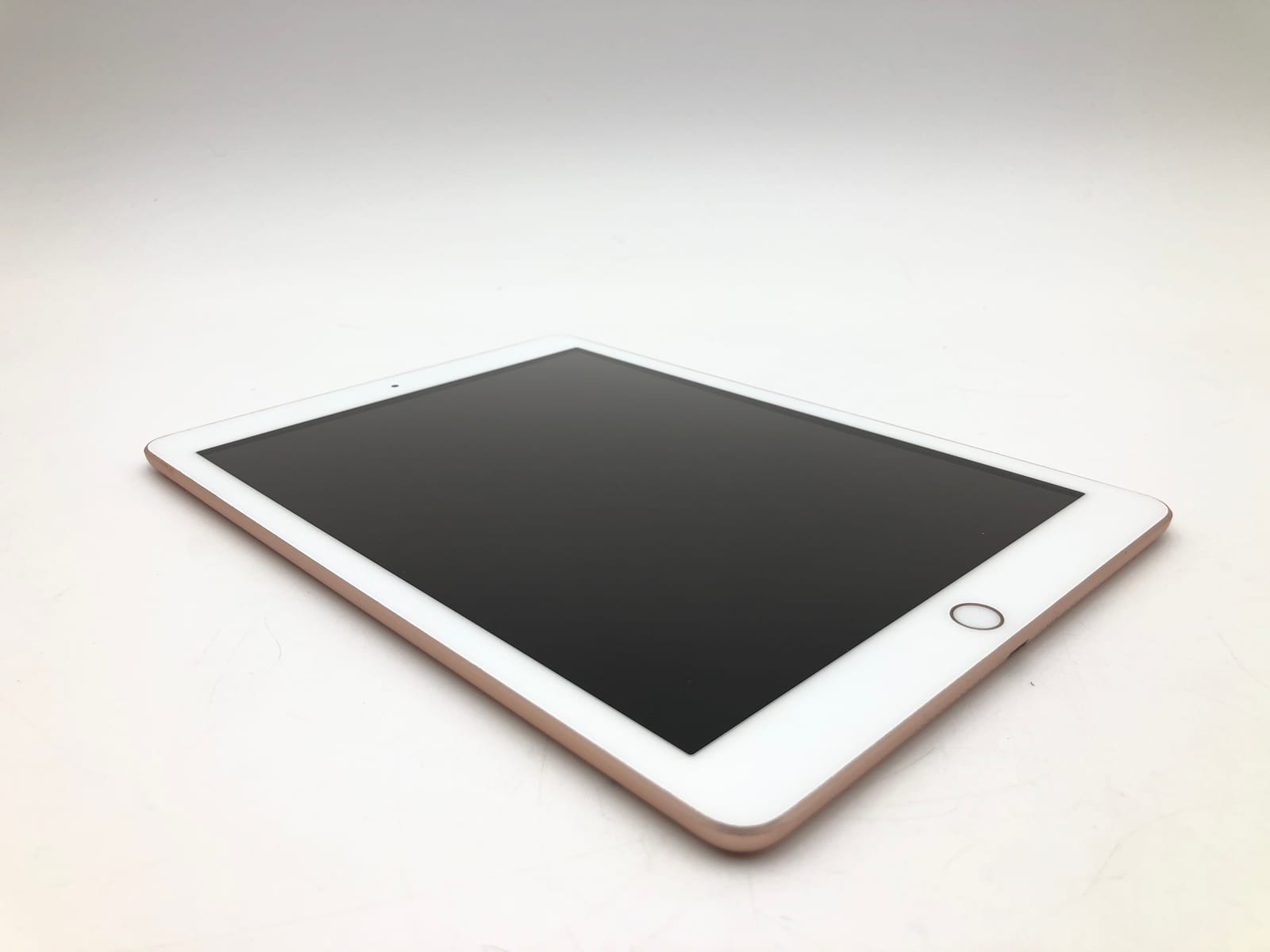 Apple iPad 6th Gen 128GB Gold Wifi Only MRJP2LL/A iOS Smartphone Tested 67% Batt 5 Apple iPad 6th Gen 128GB Gold Wifi Only MRJP2LL/A iOS Smartphone Tested 67% Batt