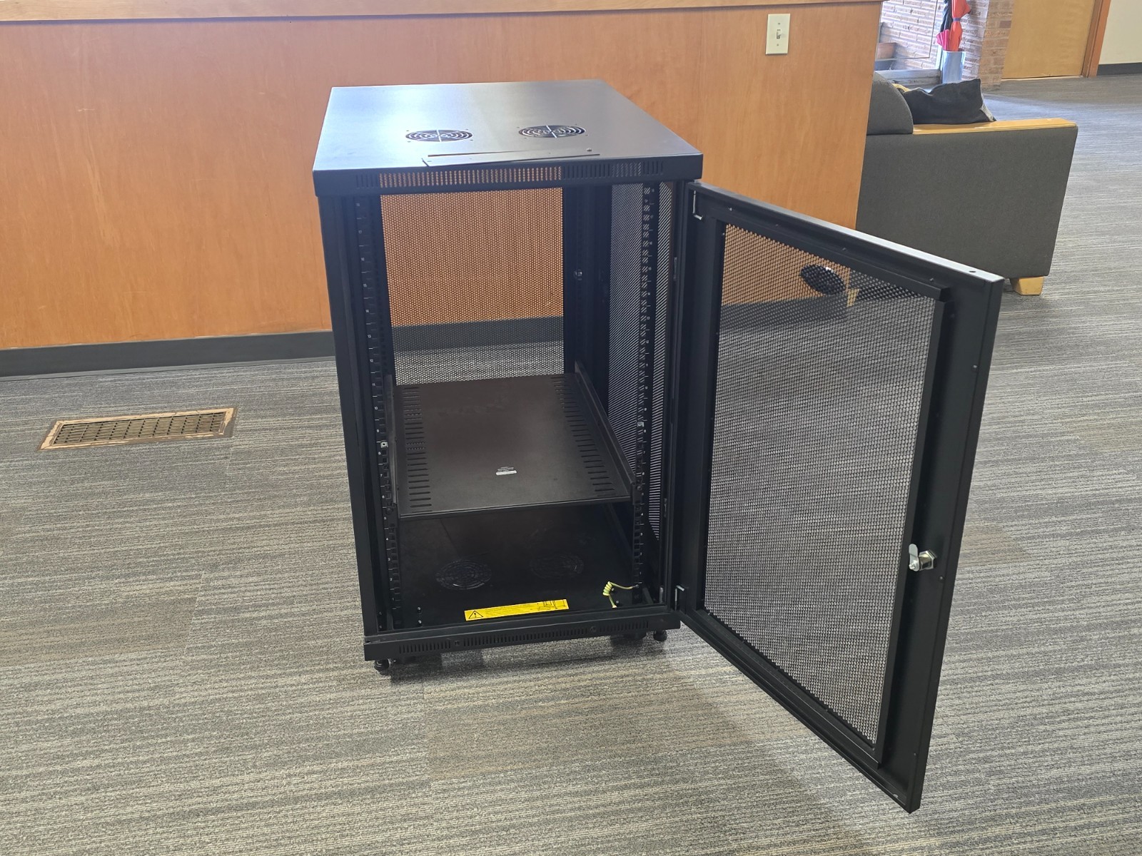 Tripp Lite series SmartRack 18U UPS-Depth Wall-Mount Half-Height Rack Enclosure 4 Tripp Lite series SmartRack 18U UPS-Depth Wall-Mount Half-Height Rack Enclosure